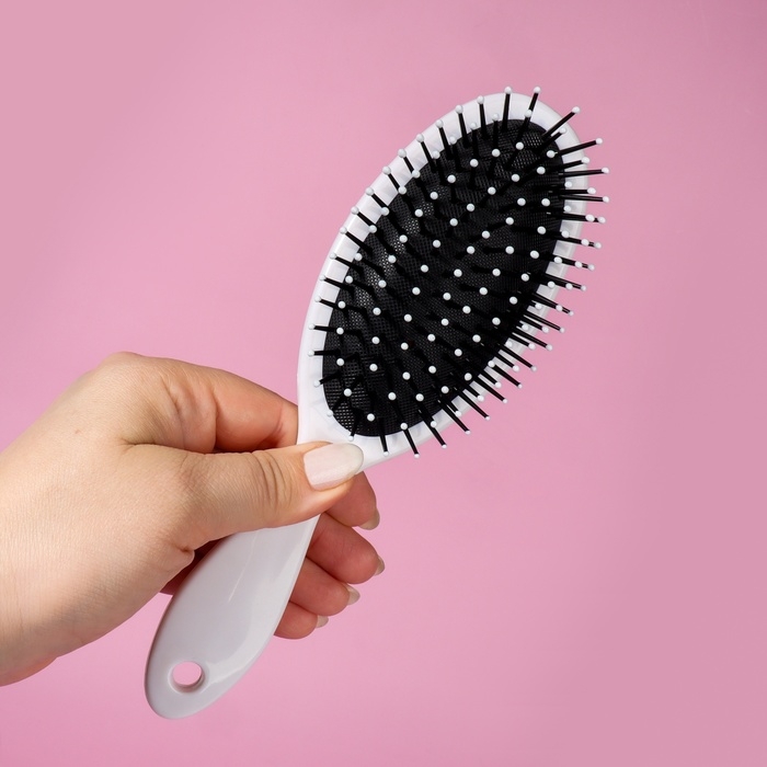 Расчёска массажная, 7 &times; 22 см, цвет белый