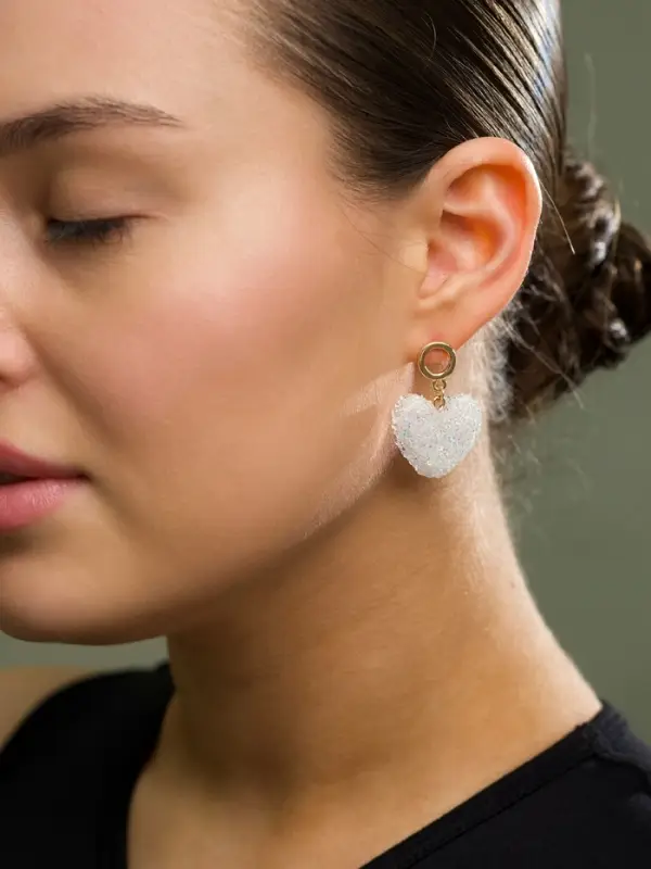 Серьги &laquo;Сердце сахарное&raquo;, белые в золоте