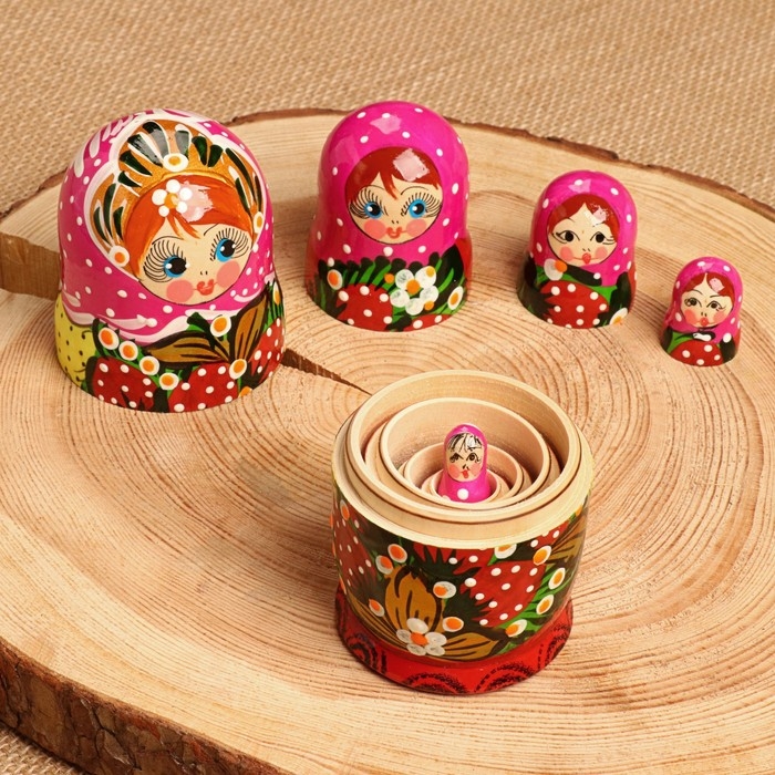 Матрёшка 5-ти кукольная  Матрёшка 5-ти кукольная "Катя" ягоды , 12-13 см, ручная роспись.