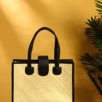 Сумка плетёная на застёжке из пандана 35х12х40 см, бежево-чёрный Сумка плетёная на застёжке из пандана 35х12х40 см, бежево-чёрный