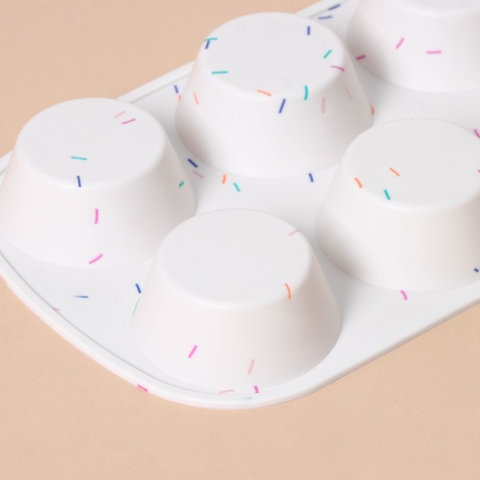 Форма для выпечки KONFINETTA «Фигуры. Круг», силикон, 28×18×3,5 см, 6 ячеек (d=7,5 см), цвет белый Форма для выпечки KONFINETTA «Фигуры. Круг», силикон, 28×18×3,5 см, 6 ячеек (d=7,5 см), цвет белый