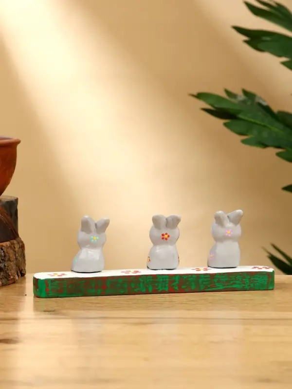 Сувенир «Зайки на скамейке», 18×4×6 см, дерево