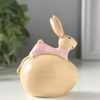 Сувенир керамика "Зайчик в розовой пижамке на яйце" 7х5,4х8,6 см