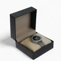 Коробочка подарочная для часов из экокожи, 10&times;10&times;6 см, (подушечка 8.3&times;8.5 см), вставка бежевая, чёрная