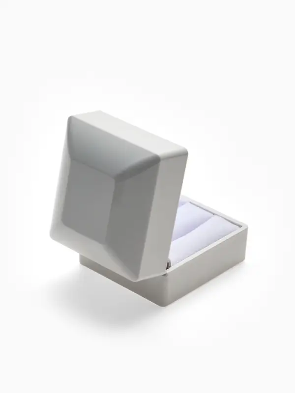 Футляр с подсветкой для 2 колец Футляр с подсветкой для 2 колец "Романтика",6*6*5 см, цвет белый