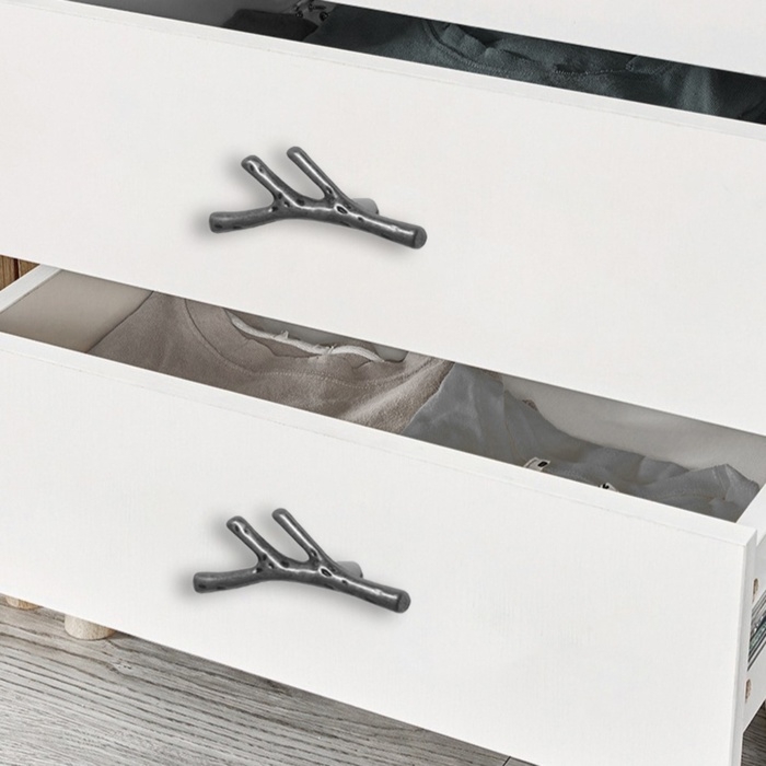 Ручка кнопка CAPPIO Ручка кнопка CAPPIO "Ветка", цвет старинное серебро