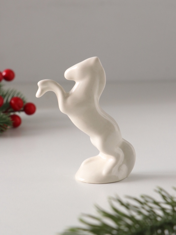 Статуэтка фарфоровая "Конь белый", /глазурь/,  9 см