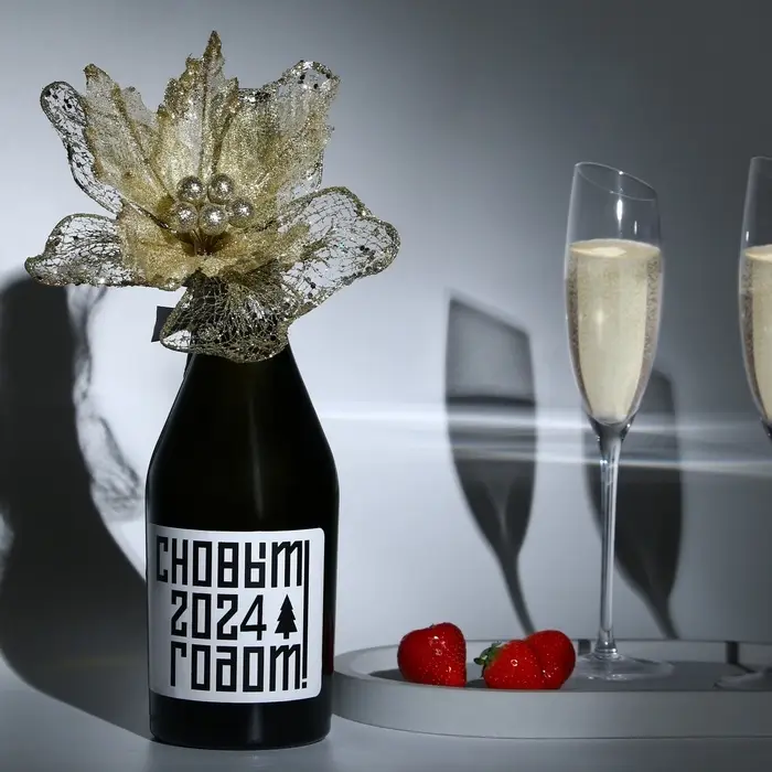 Украшение на бутылку «Любовь» Украшение на бутылку «Любовь»