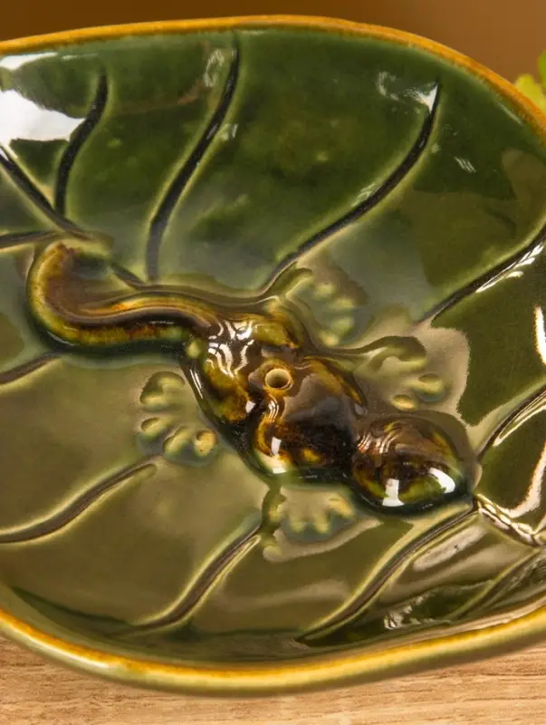 Подставка под благовония  Подставка под благовония "Геккон на листке" керамика, цв. коричнево-зелёный, 13х11х2 см