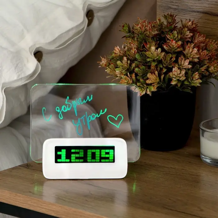 Часы - будильник электронные &laquo;Послание&raquo;, настольные, с маркером, подсветка зелёная, белые