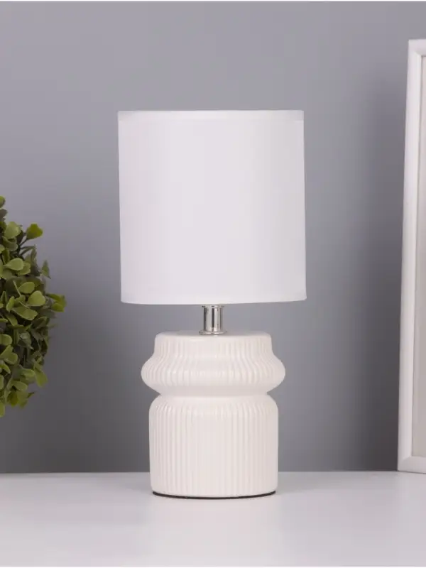 Лампа настольная RISALUX &laquo;Афина&raquo;, 40 Вт, Е14, белая, 13&times;13&times;26 см