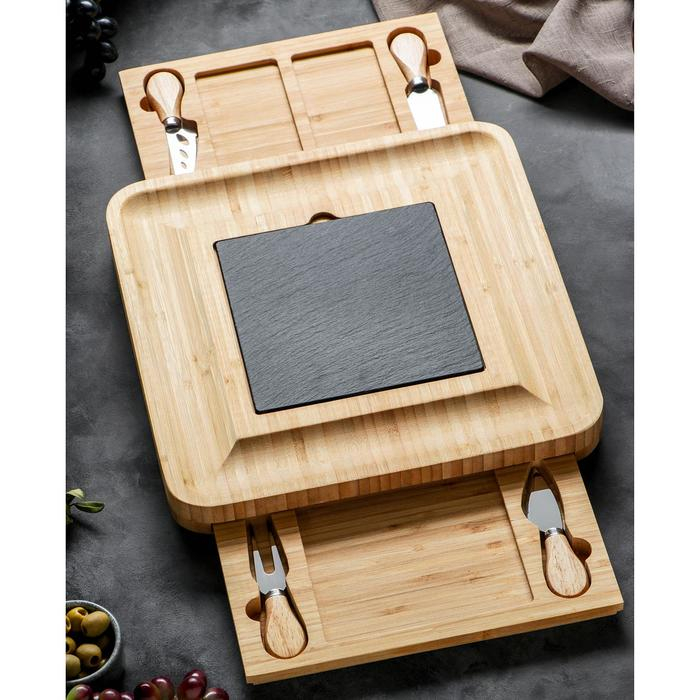 Набор для подачи сыра «Маасдам», 4 ножа, бамбук, доска из сланца Набор для подачи сыра «Маасдам», 4 ножа, бамбук, доска из сланца