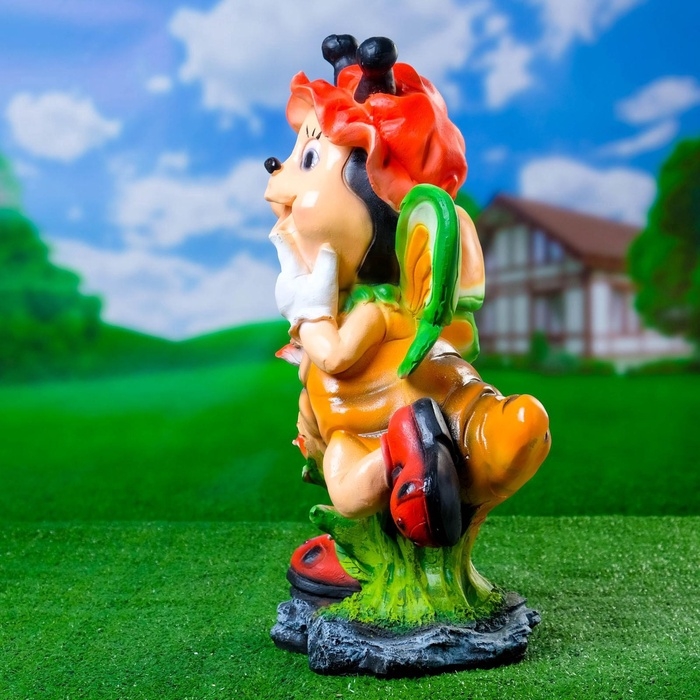 Садовая фигура из полистоуна «Пчёлка в панамке», 49×23×25 см Садовая фигура из полистоуна «Пчёлка в панамке», 49×23×25 см