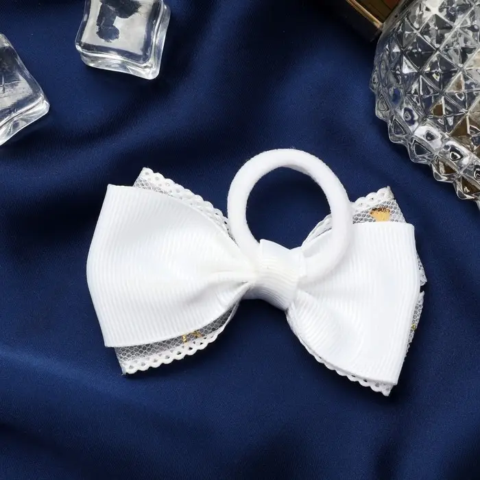 Резинка для волос бант «Школьница», сердца сияние, 8×4 см, белая