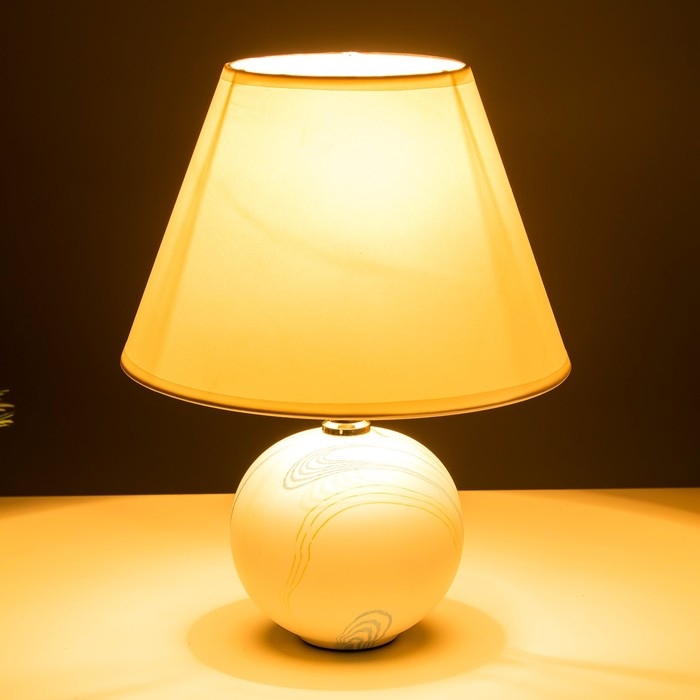 Настольная лампа Настольная лампа "Аделла" Е14 40Вт белый 19,5х19,5х27,5 см