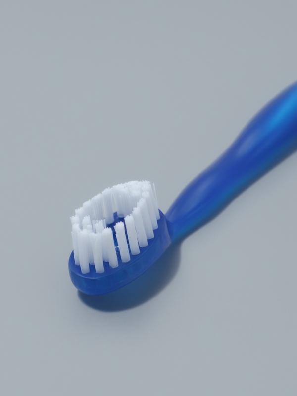 Зубная щетка с зубной нитью 10,5см (наб 2 шт цена за наб) пласт/нейлон синий накл ОТ Зубная щетка с зубной нитью 10,5см (наб 2 шт цена за наб) пласт/нейлон синий накл ОТ