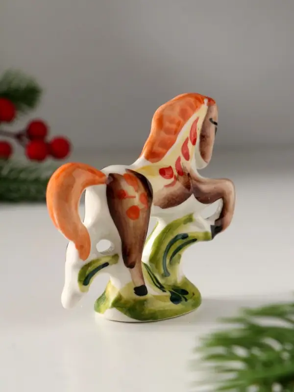 Сувенир Конь на подставке, 8х8 см, гжель, цвет Сувенир Конь на подставке, 8х8 см, гжель, цвет