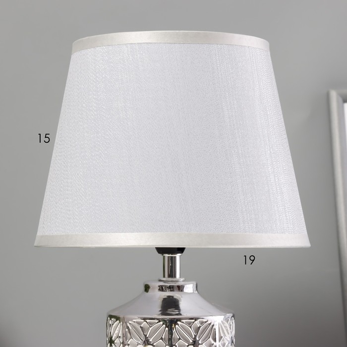 Настольная лампа Настольная лампа "Дейзи" Е14 40Вт серебро 20х20х31 см