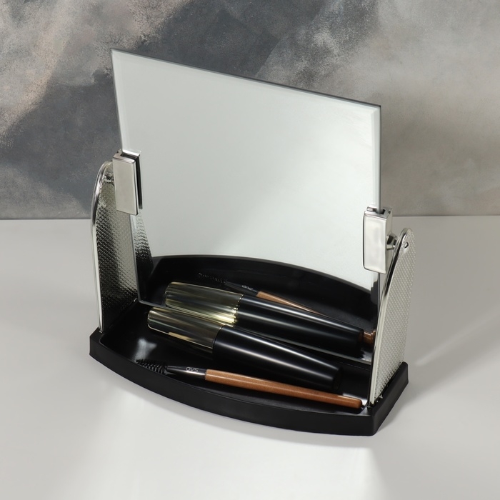 Зеркало настольное, зеркальная поверхность 15 × 17,5 см, цвет серебристый Зеркало настольное, зеркальная поверхность 15 × 17,5 см, цвет серебристый