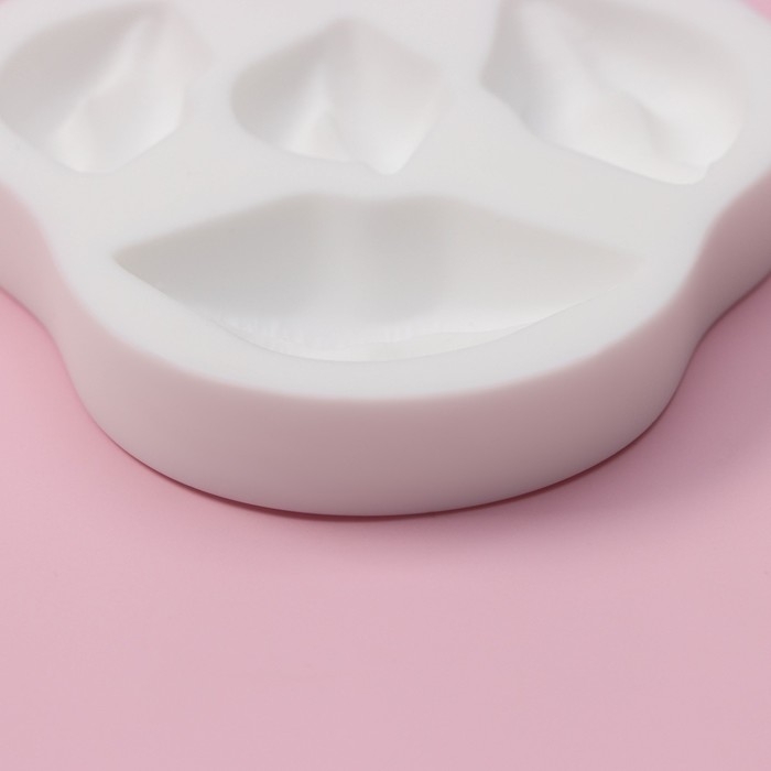 Молд Доляна «Губы», 8,5×8×1,5 см , цвет белый Молд Доляна «Губы», 8,5×8×1,5 см , цвет белый