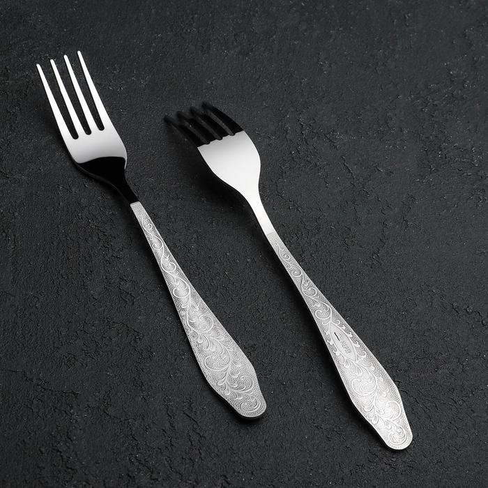 Вилка столовая &laquo;Дубрава&raquo;, длина 19,5 см, толщина 2 мм, цвет серебряный