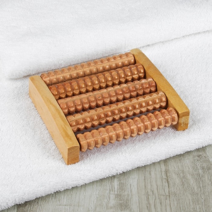 Массажёр для ног «Ножное счастье», 12,5 × 14 × 3,5 см, 5 рядов, деревянный Массажёр для ног «Ножное счастье», 12,5 × 14 × 3,5 см, 5 рядов, деревянный