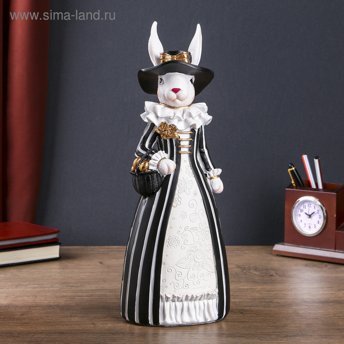 Сувенир полистоун Сувенир полистоун "Зайка-придворная дама с корзинкой" 35х13,5х10,5 см