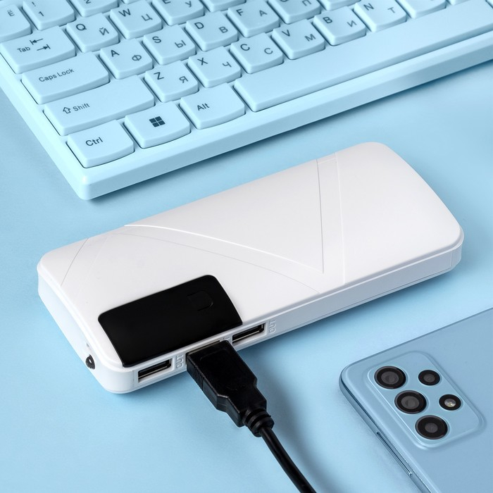 Внешний аккумулятор Luazon модель PB-05, 6000 мАч, 3хUSB, 2 А, дисплей, фонарик, белый Внешний аккумулятор Luazon модель PB-05, 6000 мАч, 3хUSB, 2 А, дисплей, фонарик, белый