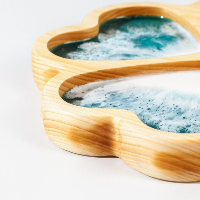 Менажница авторская с эпоксидной пищевой смолой Adelica, 22,5×22,5 см, цельный кедр, рисунок МИКС Менажница авторская с эпоксидной пищевой смолой Adelica, 22,5×22,5 см, цельный кедр, рисунок МИКС