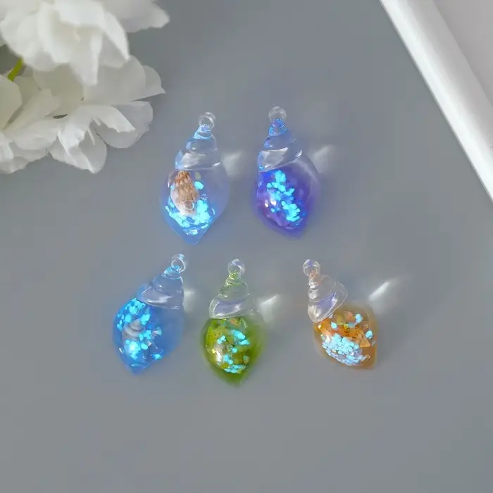 Подвеска для творчества акрил "Морская ракушка" светится в темноте МИКС 1,8х3,7х1,3 см