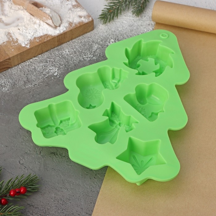 Форма для выпечки новогодняя Доляна &laquo;Новый год. Ёлка&raquo;, силикон, 24,5&times;21&times;3 см, 6 ячеек, цвет зелёный