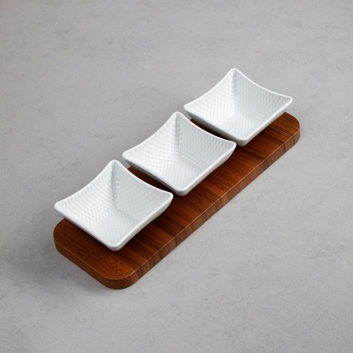 Блюдо «Орхидея», фарфор, Иран Блюдо «Орхидея», фарфор, Иран