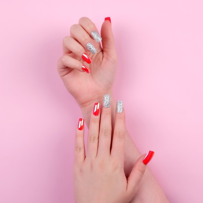 Накладные ногти, 24 шт, с клеевыми пластинами, форма мягкий квадрат, цвет серебристый/голография Накладные ногти, 24 шт, с клеевыми пластинами, форма мягкий квадрат, цвет серебристый/голография