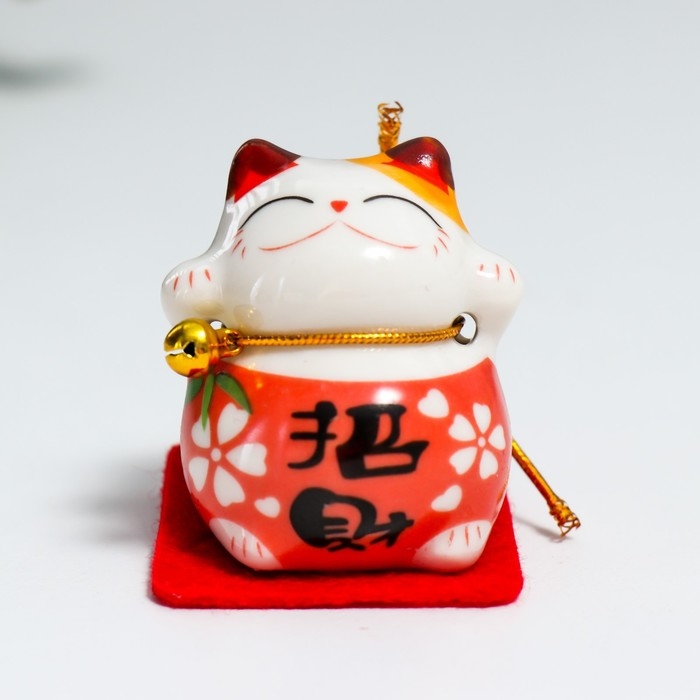 Сувенир керамика Сувенир керамика "Манэки-нэко в костюмчике с бубенчиком" 4,5х3,8х4,6 см набор 5 шт