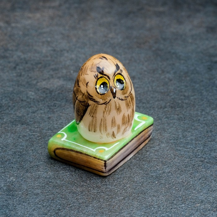 Сувенир «Совенок на книге», 3,5×5 см, селенит Сувенир «Совенок на книге», 3,5×5 см, селенит