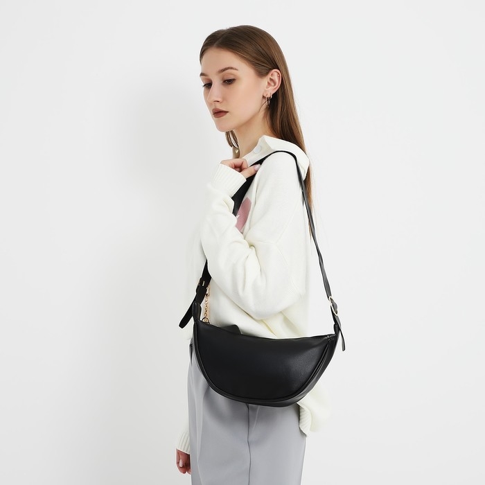 Сумка женская из искусственной кожи NAZAMOK, 28х15 см, черный цвет Сумка женская из искусственной кожи NAZAMOK, 28х15 см, черный цвет