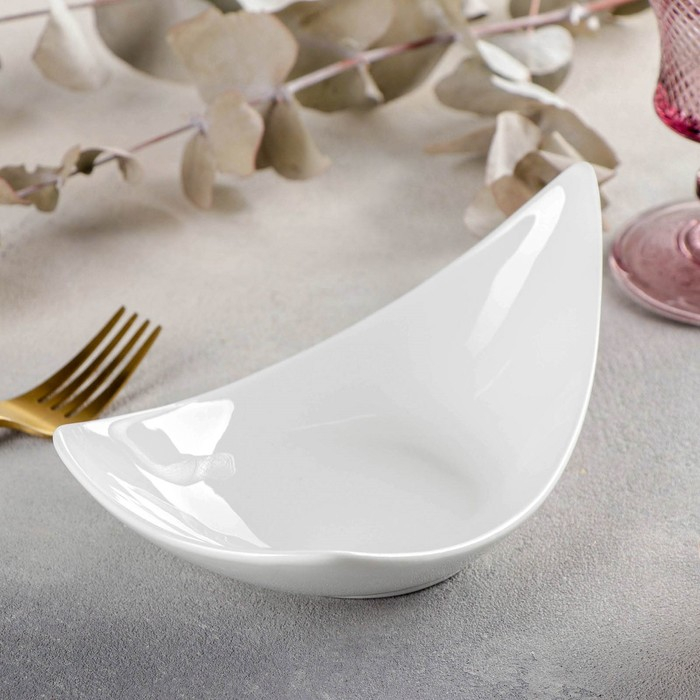Блюдо фарфоровое овальное Wilmax, 19,5×11 см, цвет белый Блюдо фарфоровое овальное Wilmax, 19,5×11 см, цвет белый