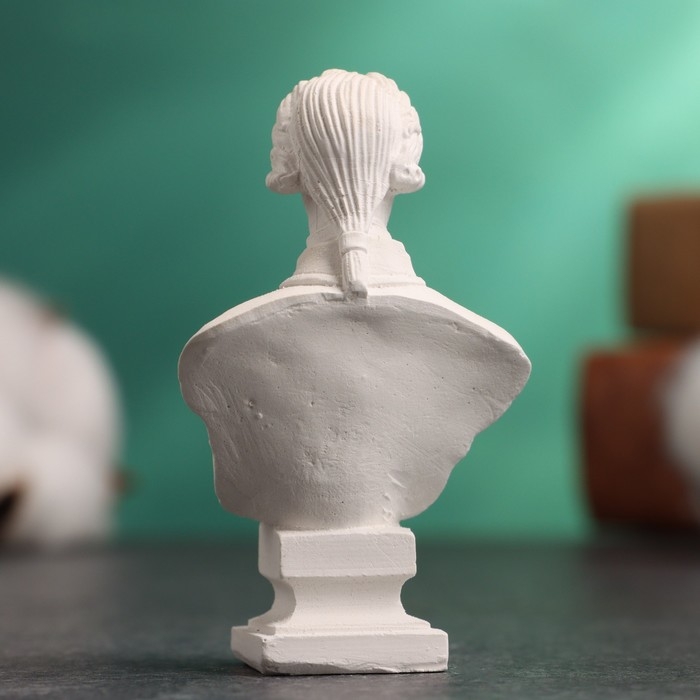 Бюст Бюст "Император Петр III" белый, 4х2,5х6,5см