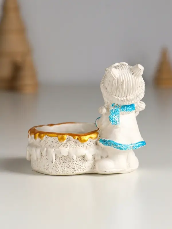 Подсвечник  Подсвечник "Девочка с корзинкой" 7х7 см, перламутр