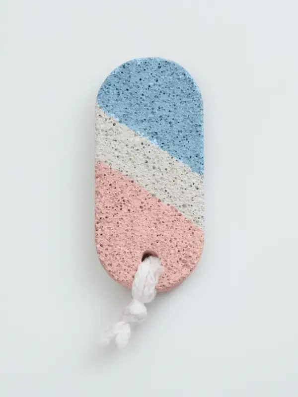 Пемза для педикюра, с подвесом, 9×4 см, в коробке, разноцветная