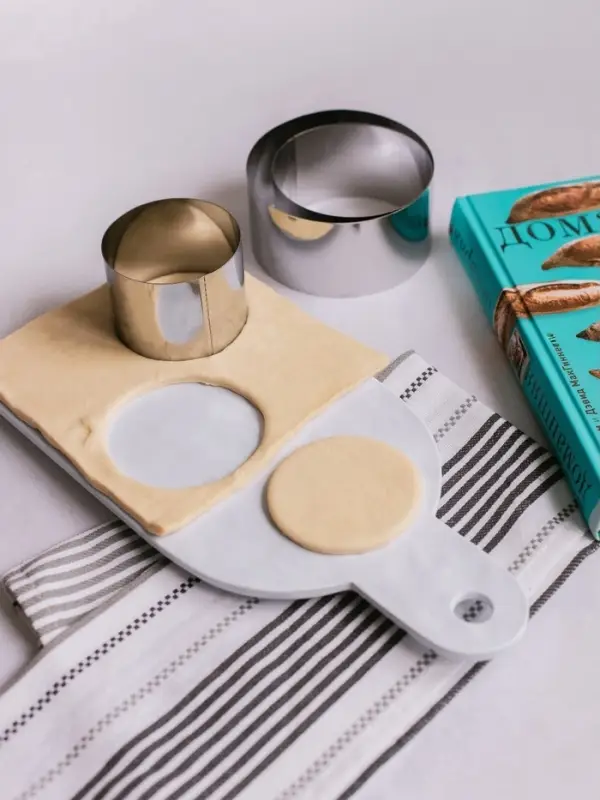 Доска разделочная &laquo;Белый Восток&raquo;, 34.5&times;16.7&times;1.7 см, меламин, сервировочная, белая