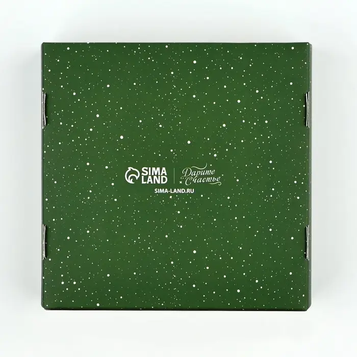 Коробка для макарун с низкими бортами «Сладкого Нового года!», венок, 11х 11х 3 см Коробка для макарун с низкими бортами «Сладкого Нового года!», венок, 11х 11х 3 см