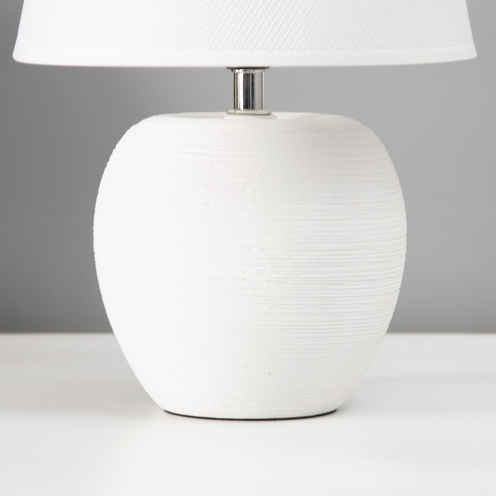 Настольная лампа с абажуром RISALUX «Люмина», Е14, 40 Вт, белый, 20×20×30.5 см