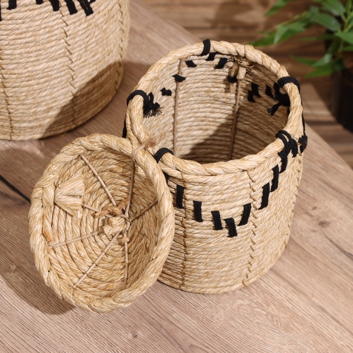 Набор плетёных корзин с крышкой, 27х24х24/22х18х18 см Набор плетёных корзин с крышкой, 27х24х24/22х18х18 см