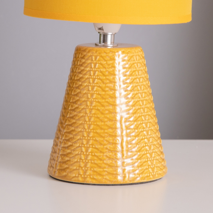 Лампа настольная Лампа настольная "Бланка" 1х40Вт Е14 желтый 14х14х29см