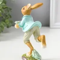 Сувенир полистоун "Зайчик в голубом пиджаке с декоративной капустой" 15 см