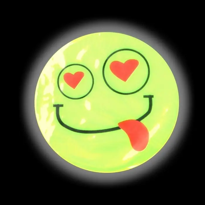 Светоотражающие наклейки «Смайлы», d=6.5 см, 6 шт. на листе, салатовые Светоотражающие наклейки «Смайлы», d=6.5 см, 6 шт. на листе, салатовые