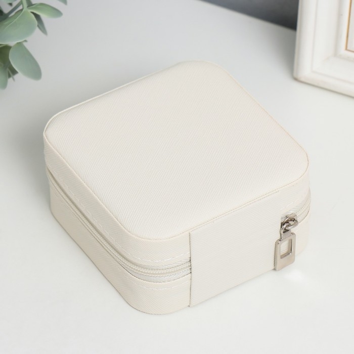 Шкатулка кожзам для украшений  Шкатулка кожзам для украшений "Элегия. Квадратная" белый 5х10х10 см