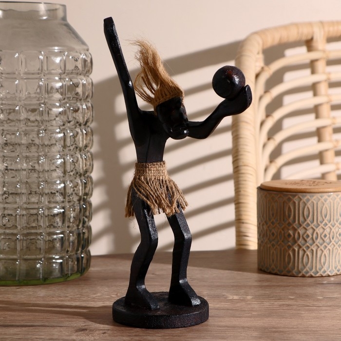 Сувенир «Абориген-волейболист», 27 см, дерево Сувенир «Абориген-волейболист», 27 см, дерево