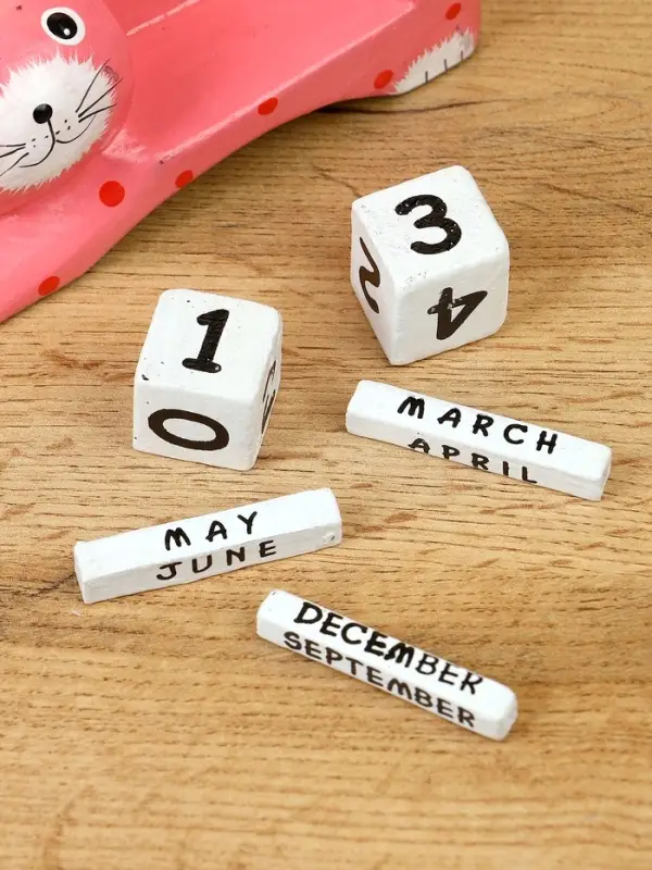 Календарь настольный Календарь настольный "Кошка" дерево 13х4х10 см, цв. розовый